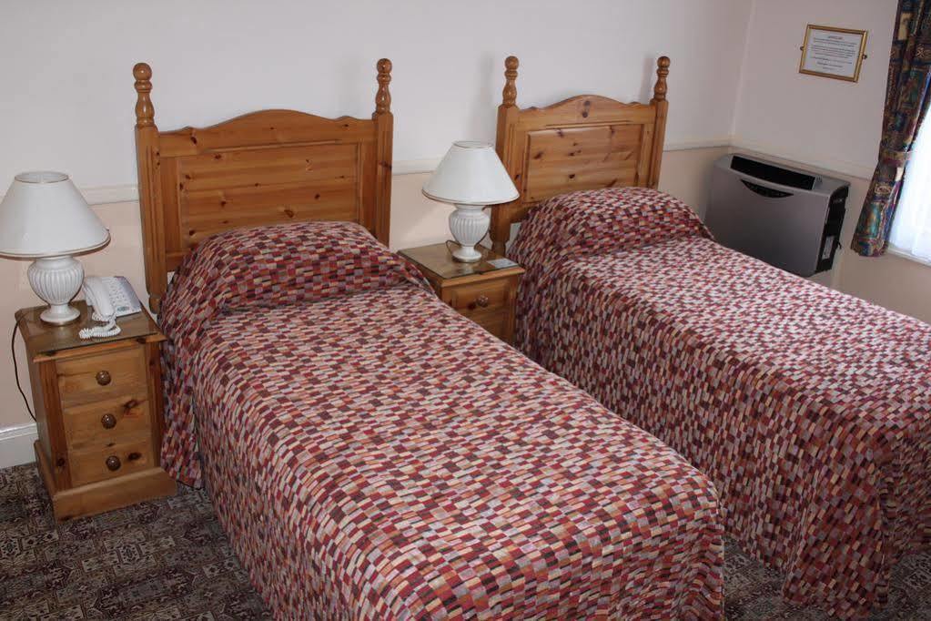 The Royal Oak Hotel 2*